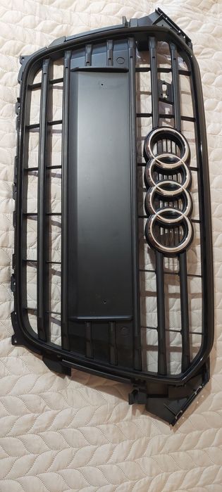 Продавам решетка за ауди S4 b8.5 black edition