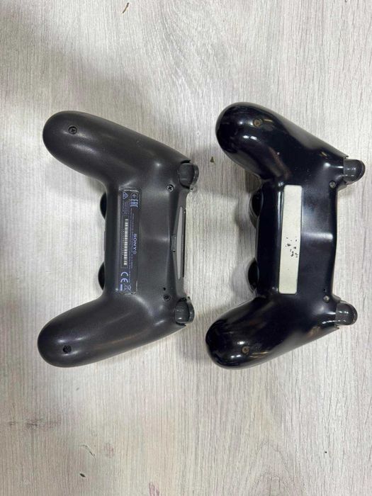 Playstation 4 slim 1 TB PS4 + 2 джойстика