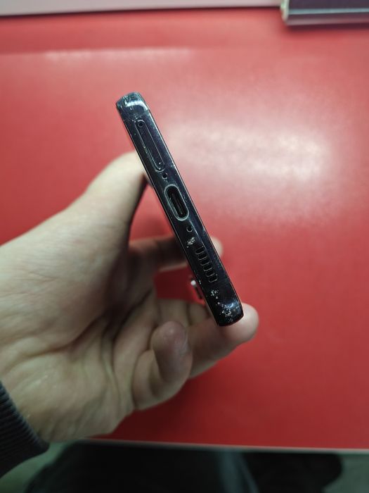 Самсунг S23 в хорошем состоянии