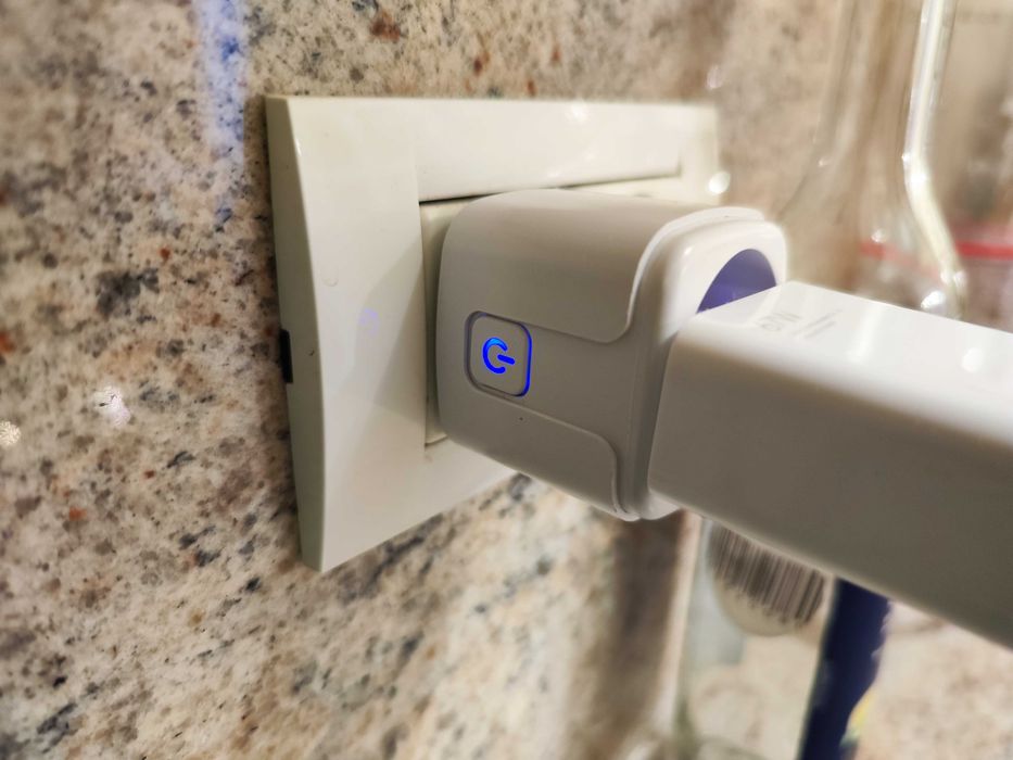 Priză Wi-Fi cu control Tuya/Amazon Alexa/Google Assistant