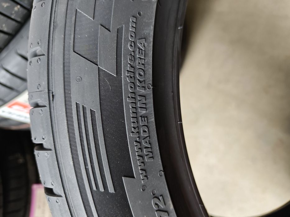 225/45/17 KUMHO Ecsta SPORT