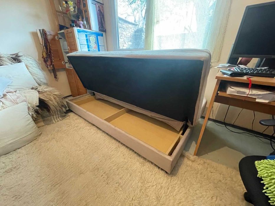 Разтегателен диван в отлично състояние с ракла