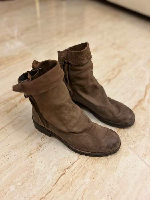 Cizme piele intoarsă