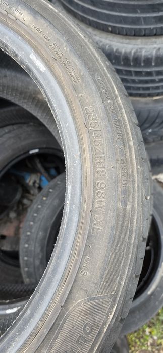 Гуми 2бр 235/45/18 - 1бр  - 18 евро