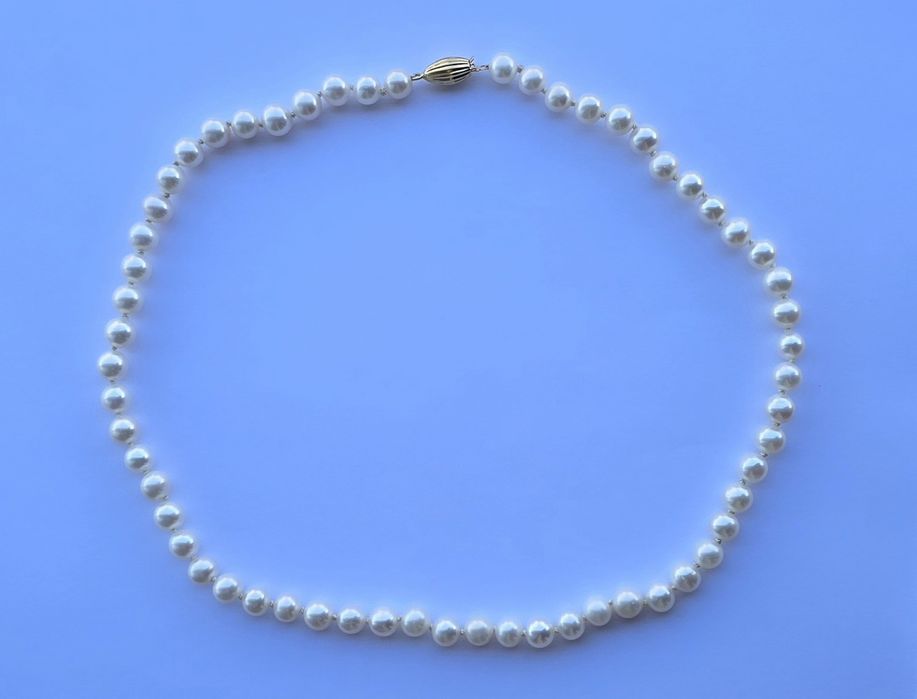 Colier de perle de cultura cu aur galben 18k