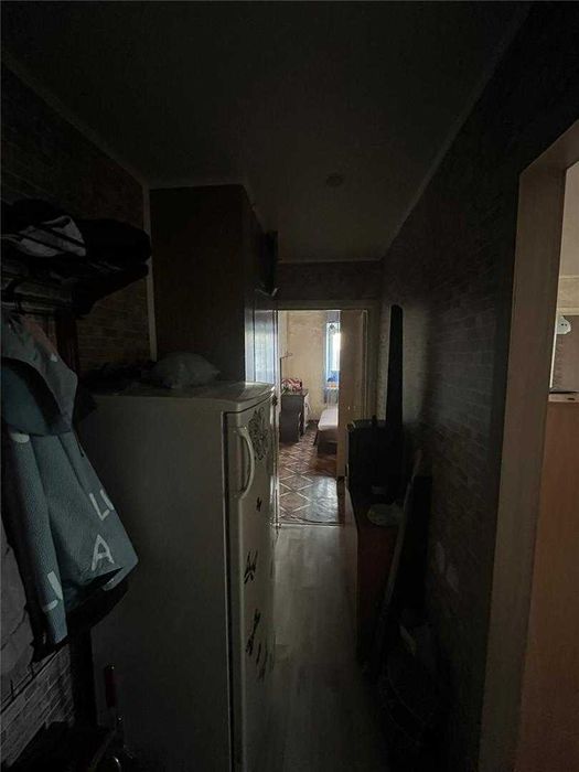 Продам 3х- комнатную квартиру на 7 мкр-не!