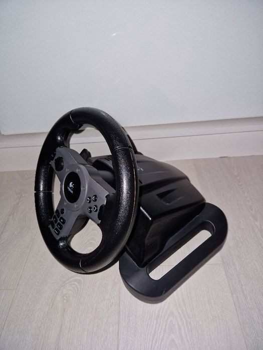 Vând Volan Logitech Driving Force Wirless!
