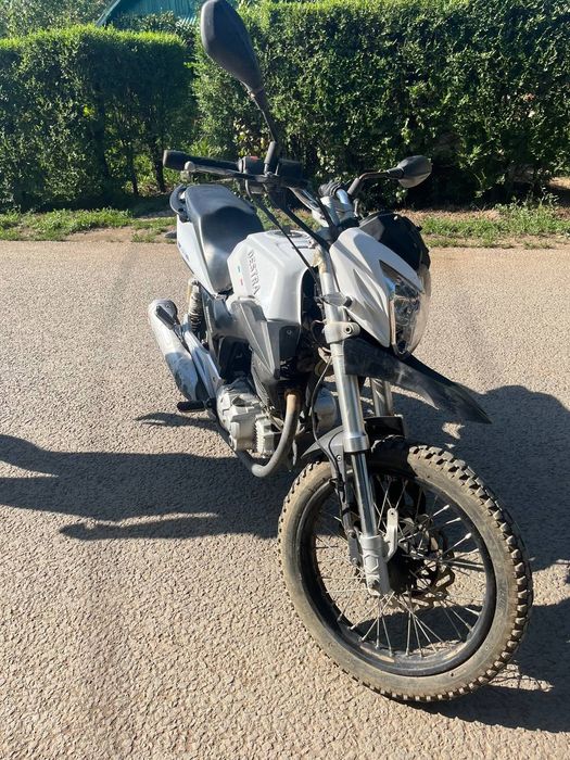 Продам мотоцикл 150 кубов