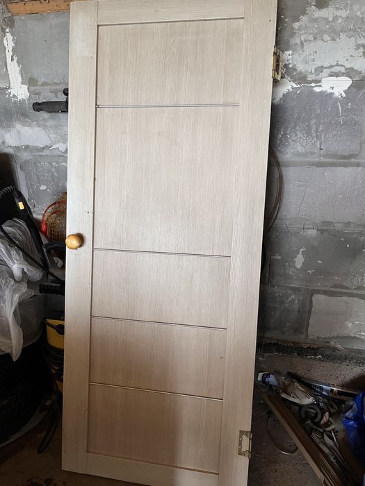 Продам двери межкомнатные
