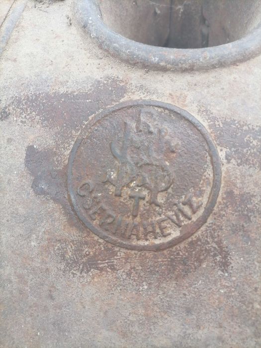 Vând Mașina de bătut porumbul veche CSERNAHEVIZ  ȘI PENTRU PIESE