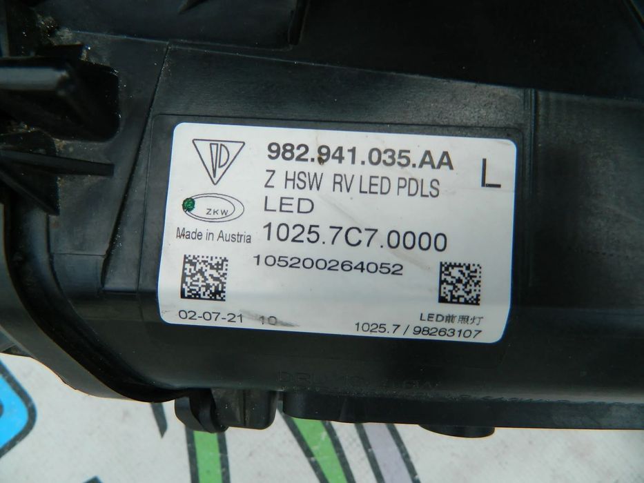 Far stanga Matrix Porsche Cayman Boxter 982 ,718 cod 982941035AA