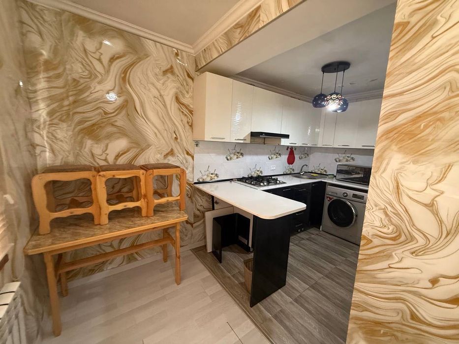 Сдается 2х комнатная квартира С обстановкой  в горде Алмалыке