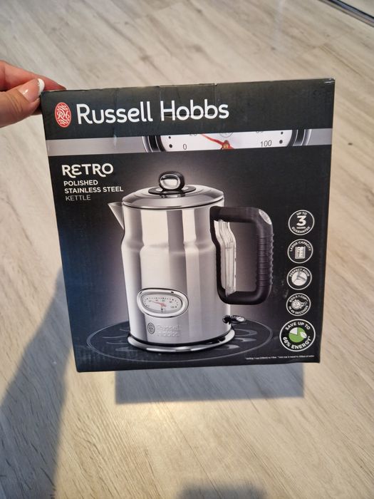 Fierbător Russell Hobbs Retro