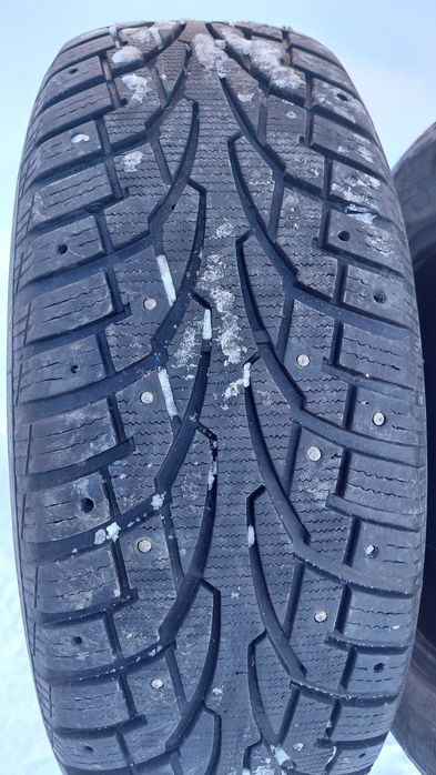 Шины  зимние 225/65/17
