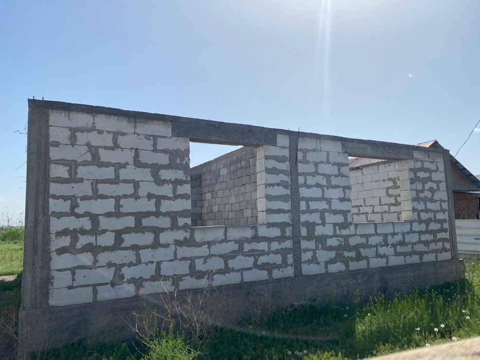Продам времянку с недостроенным домом