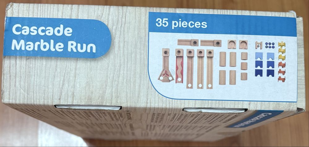 Vând joc construcție cu piese din lemn, circuit cu bile