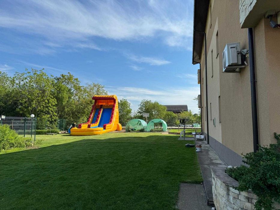 Închiriem Topogan/Tobogan Gonflabil Cu Apa Piscina