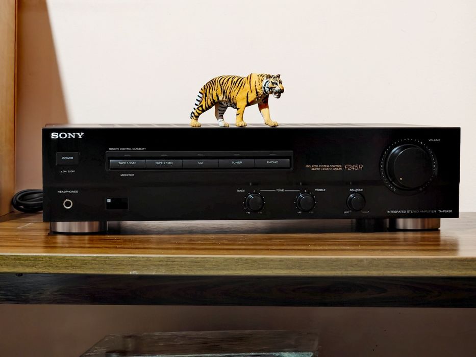 Sony TA-F245R. Amplif. elegant, Date tehnice mari. Ca nou. Preț fix !