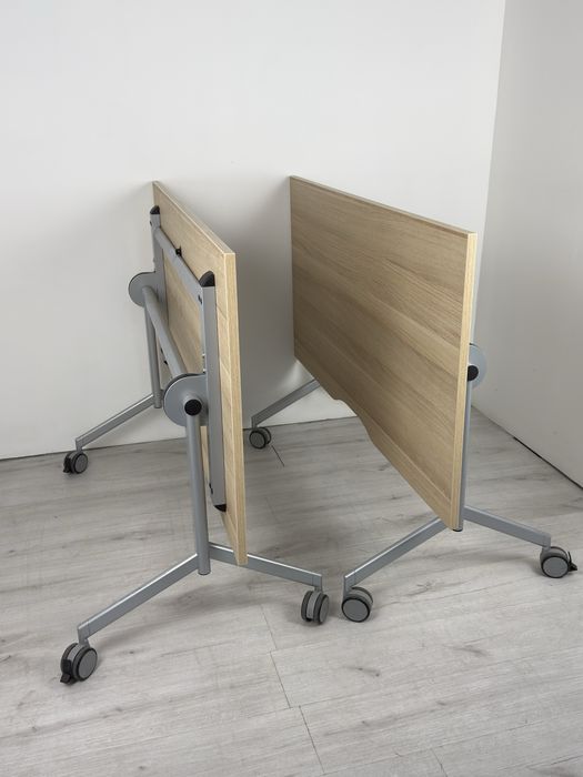 Подвижни маси със сгъваем плот за обучение или срещи обзавеждане;