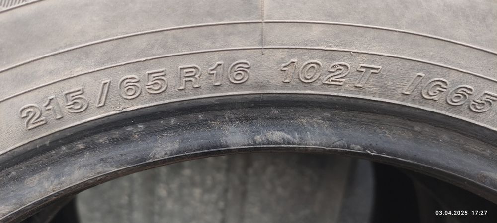 Зимние шины 215/65/16.