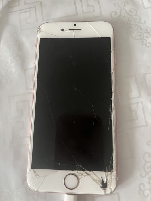 Айфон 6s в рабочем состоянии