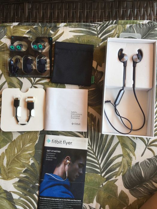 Fitbit Flyer Wireless Fitness Headphones (Nightfall Blue)