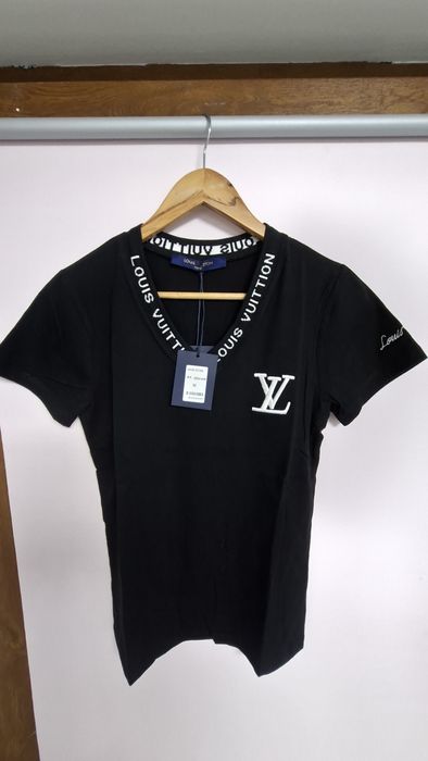 Tricouri pentru  damă diferite marimi si culori