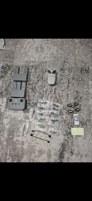 Vand Drona dji mini 4k fmc plus 2 bateri si tatie incarcare extra