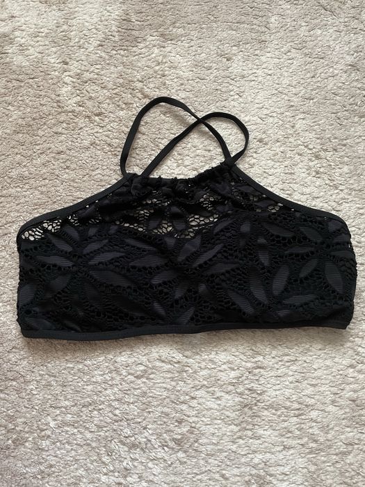 Bustiera costum de baie