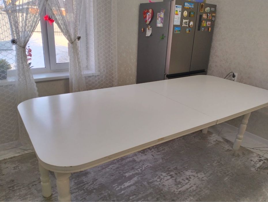 Отдам даром  стол со стульями. Сомовывоз