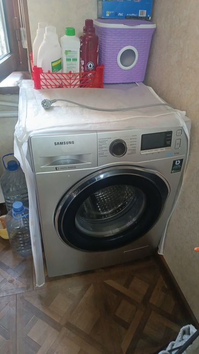 Samsung Xolodinnik va kir yuvish mashinasi 8 kg avtomat