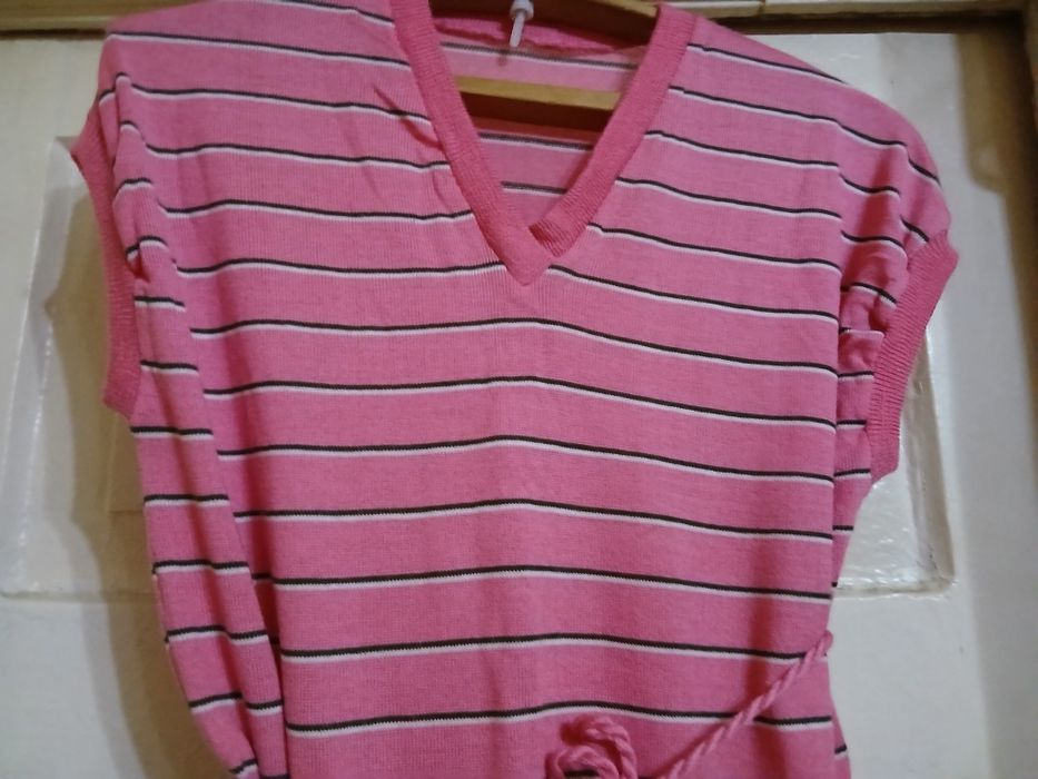 ПродаетсЯ. Платье трикотаж  весна ,лето.