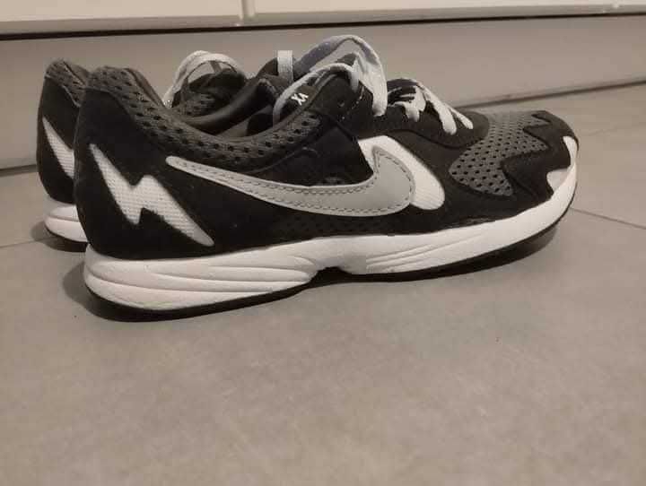 NIKE Air Streak номер 36.5