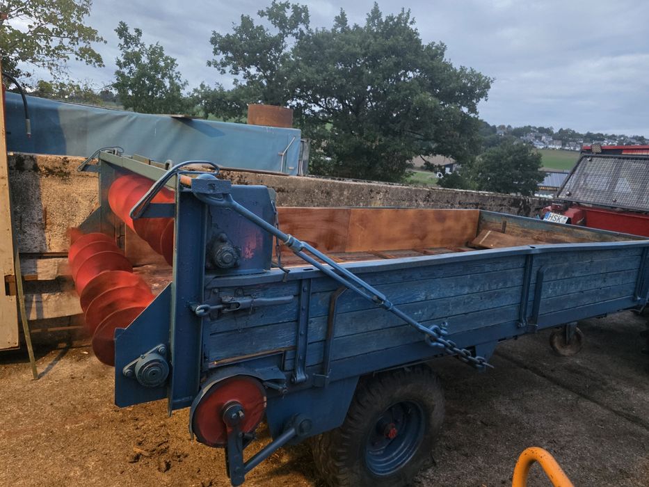 Mig gunoi 3000 Kg Fristein cu kran graifer incarcare