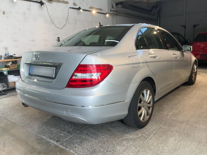 Mercedes-Benz C-Klasse C 200 CDI BlueEfficiency Avantgarde 2012