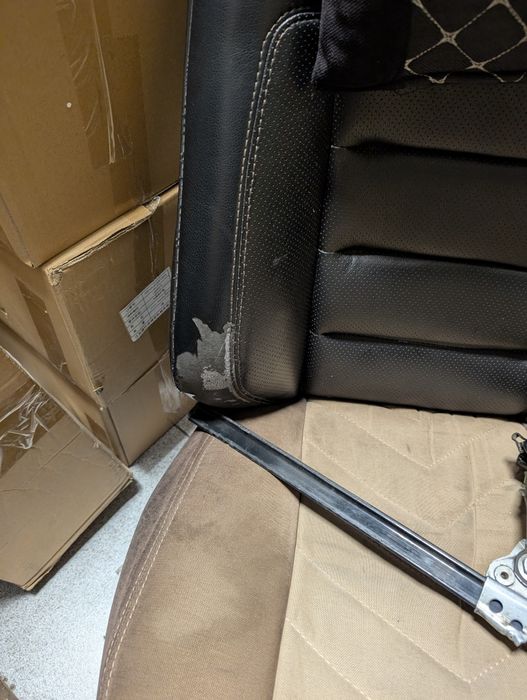 Продам кожаные сиденья 124 электро