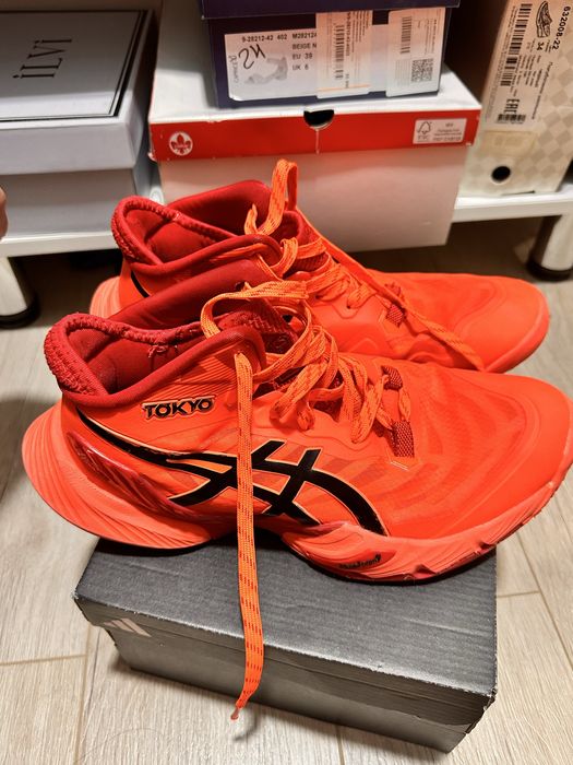 Кроссовки для волейбола в идеальном состояний КШТ