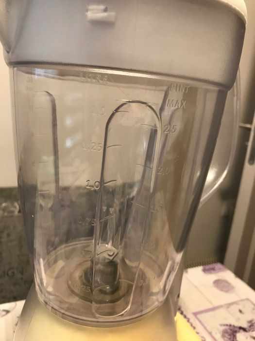 Блендер марка AEG, немски и сокоизтисквачка DELONGHI KC 400