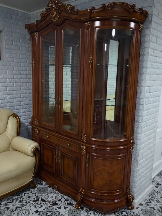 Сервант Горка Стенку