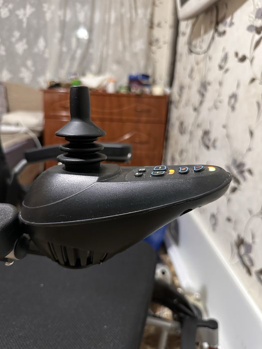 Продаю инвалидную коляску