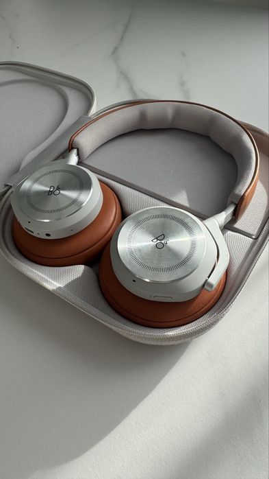 Спешно продавам!!!Слушалки  Bang and Oufsen BEOPLAY HX