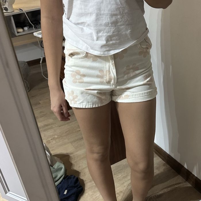 шорты белые новые