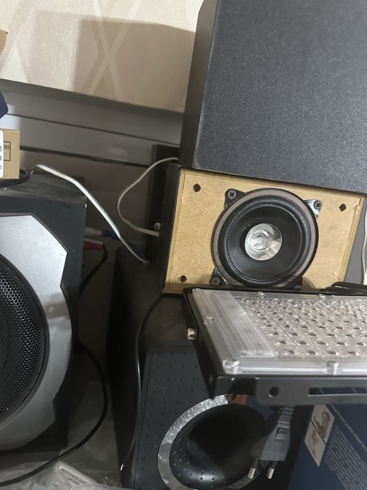 Продам сабвуфер с колонками