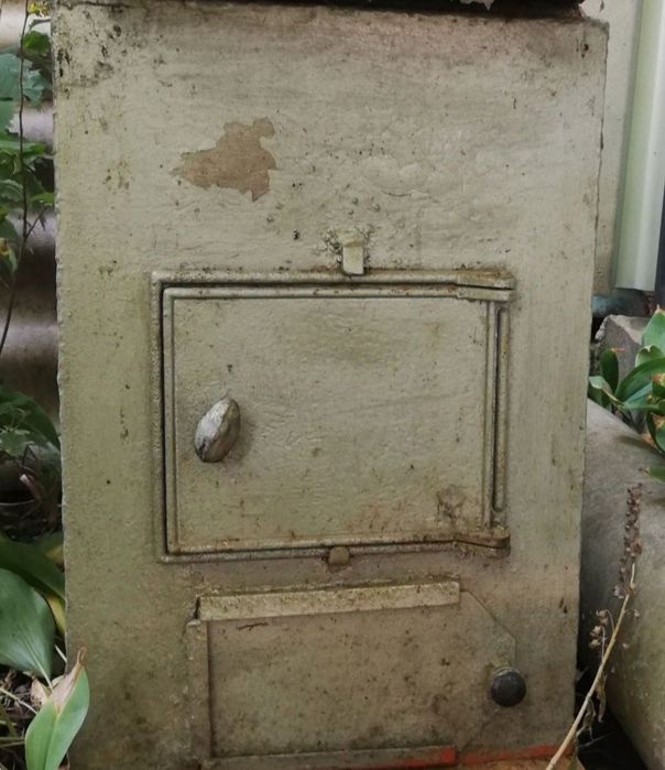 Железная печка отопительная