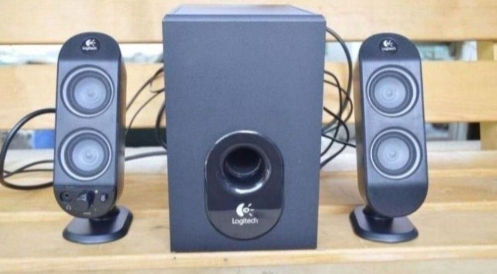 Sistem.audio logitech 2.1