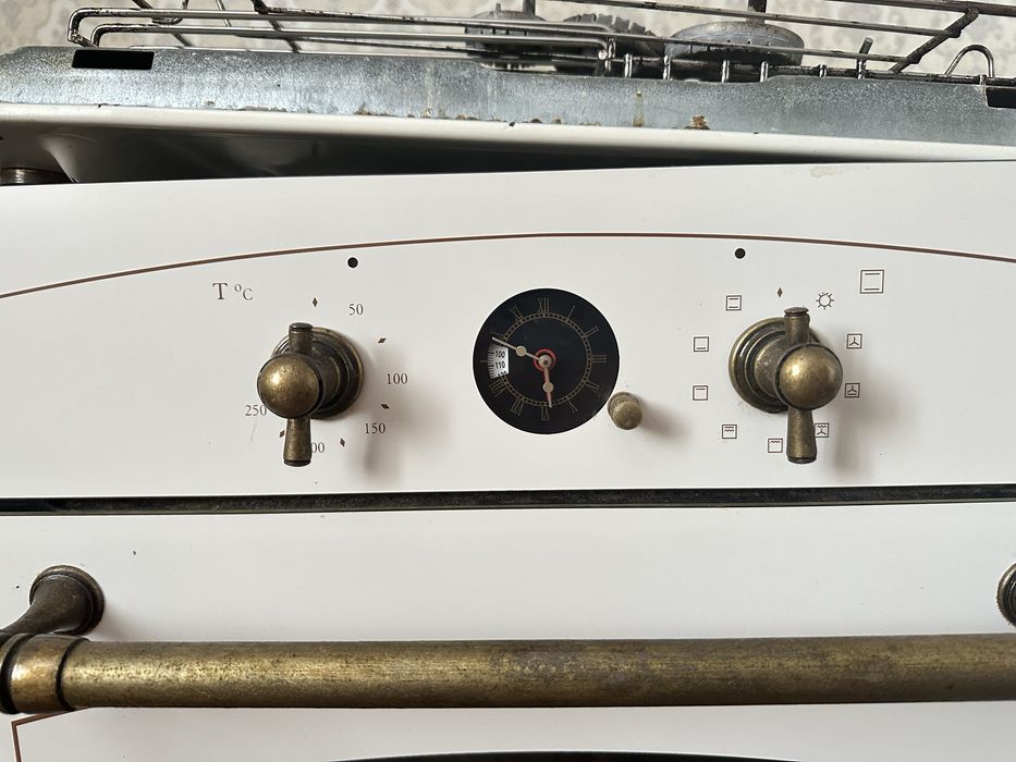 Встраемый духовой шкаф Hansa