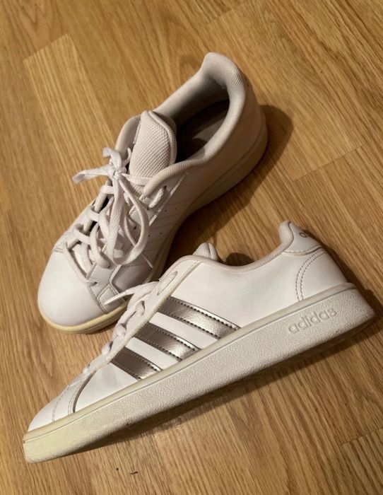 Adidasi dama , nr 38