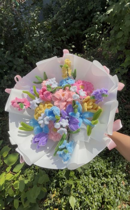 Buchet de flori din sarma plusata