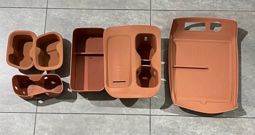 Leapmotor C 16 органайзер