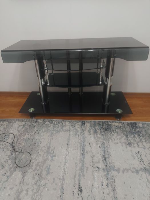 продам тумбу под телевизор